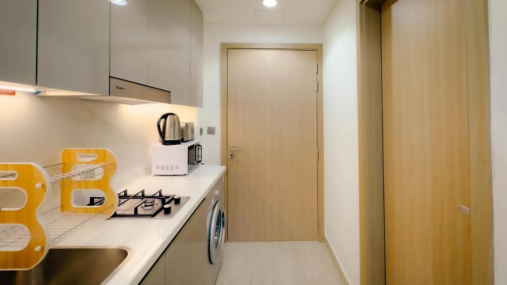 Lavish Studio 10 Min Downtown Dubai